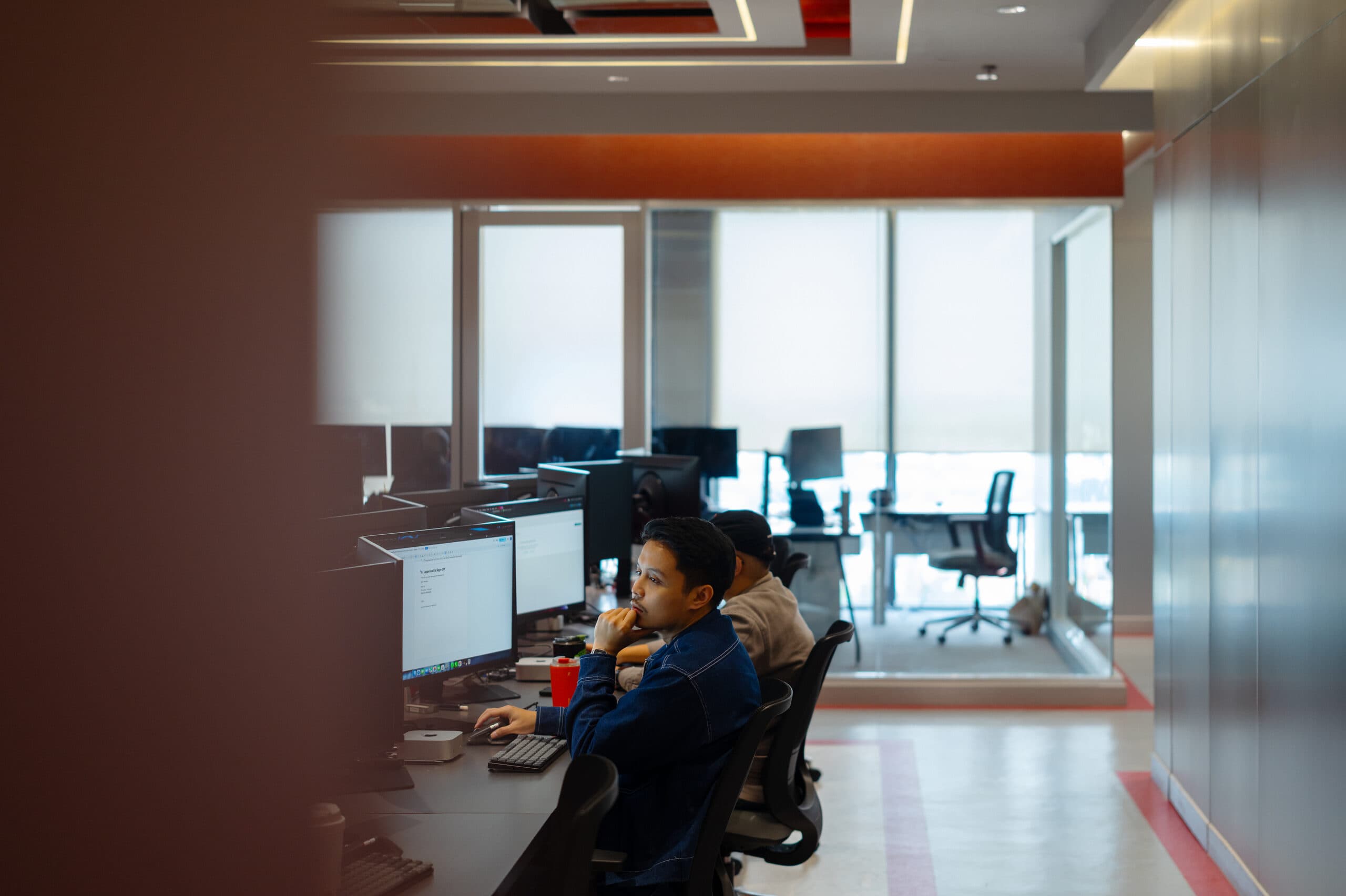 A Zentara analyst at work on the operations floor